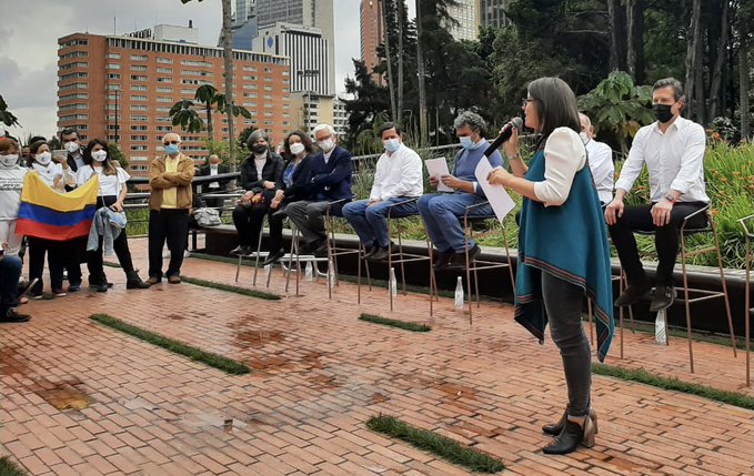 La congresista Juanita Goebertus, también, estuvo en el lanzamiento de la Coalición de la Esperanza.