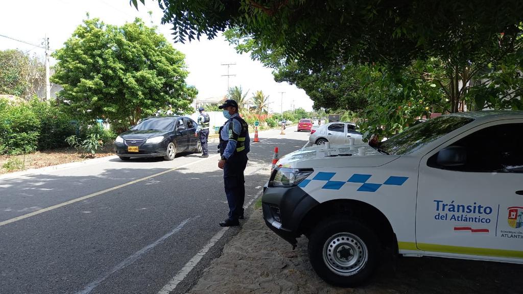 Agentes y promotores velarán por la seguridad vial en las playas, al tiempo que verifican el cumplimiento de las medidas de la Gobernación.