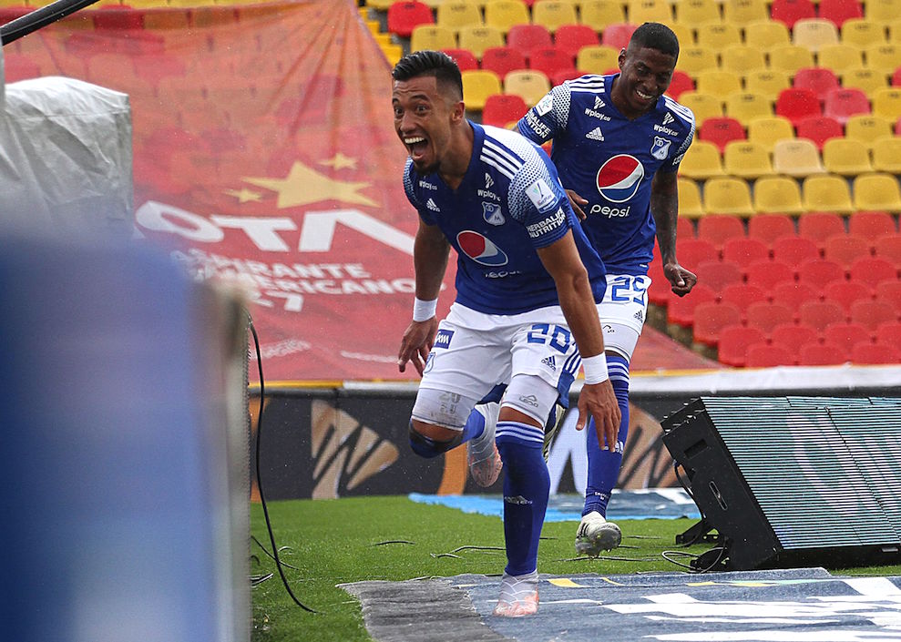 Fernando Uribe celebrando el segundo gol.