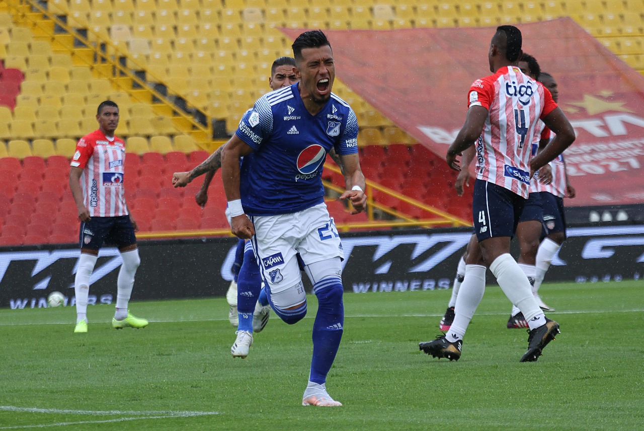 Fernando celebrando el segundo gol.