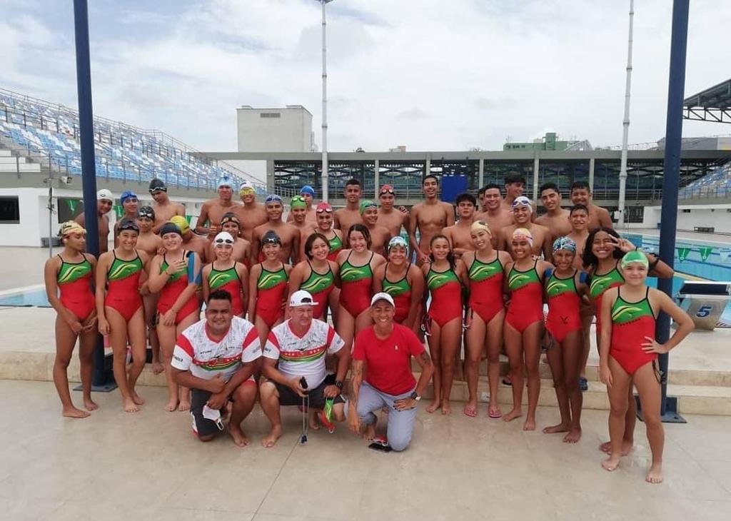 Ejemplo de uniformes de la Liga de Santander. 