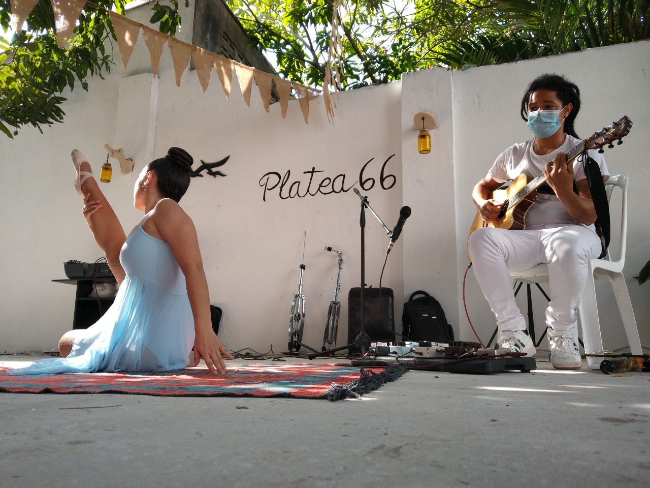 Presentaciones artísticas en la feria Armódica Solsticio.