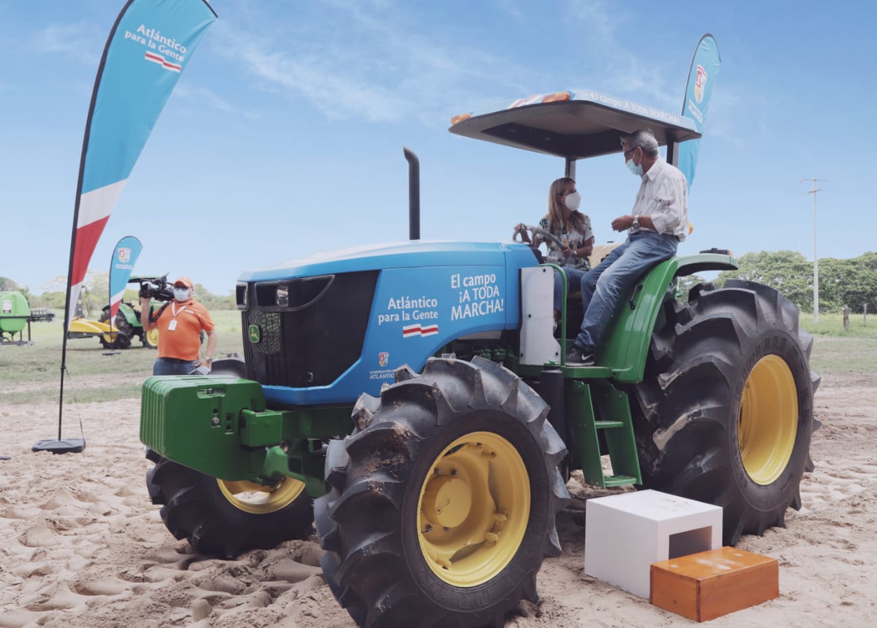 Comunicaciones Gobernación del Atlántico. Elsa Noguera en el nuevo de Servicios Tecnológicos