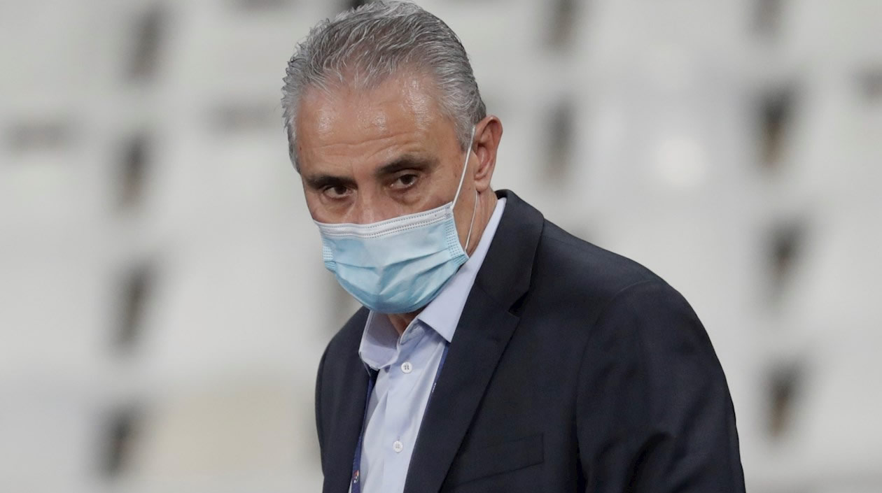 El entrenador Tite de Brasil