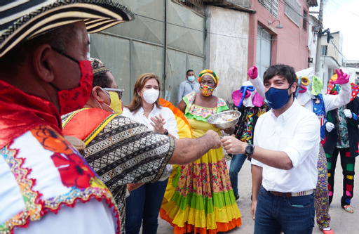 El Alcalde Jaime Pumarejo en el barrio Abajo