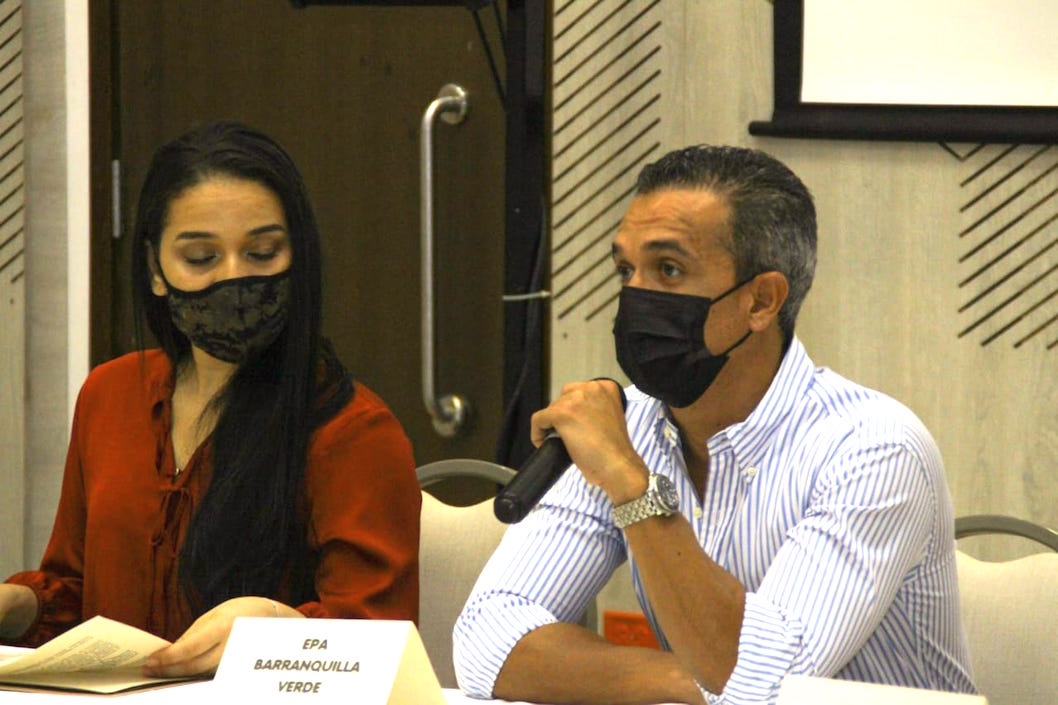 El Gerente de Barranqilla Verde, Henry Cáceres, instalando la mesa distrital.