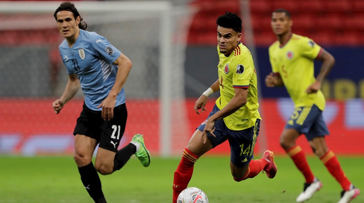 Luis Díaz iniciando un ataque colombiano.