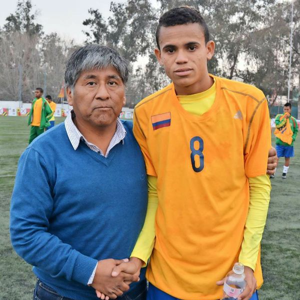 Luis Díaz con el uniforme de la Selección Colombia de Pueblos Indígenas. 