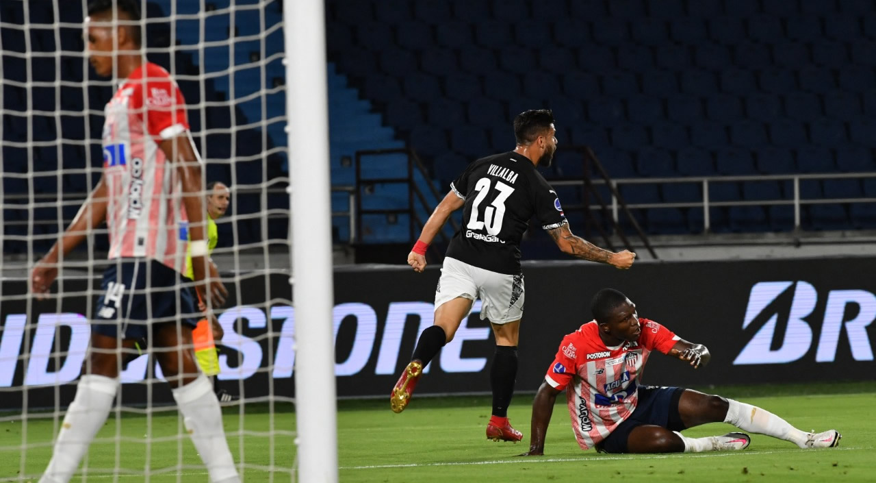 Héctor Villalba celebrando el empate.
