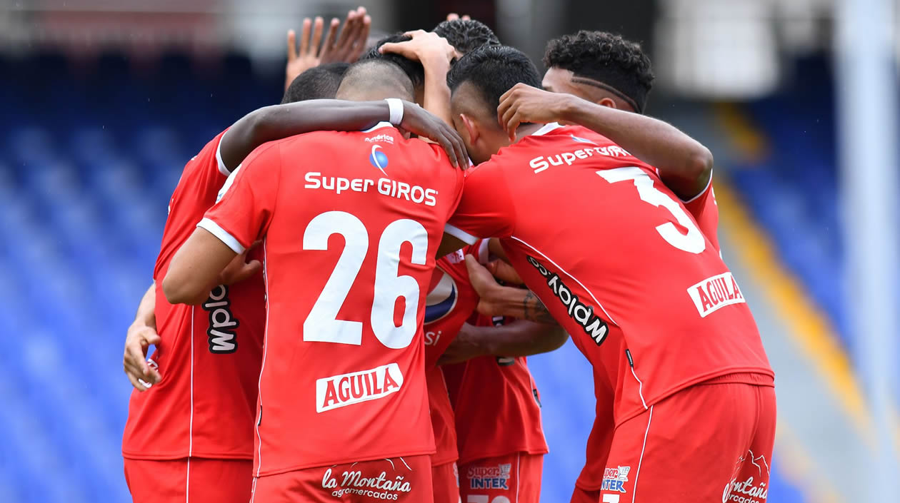 Jugadores americanos celebrando el triunfo.