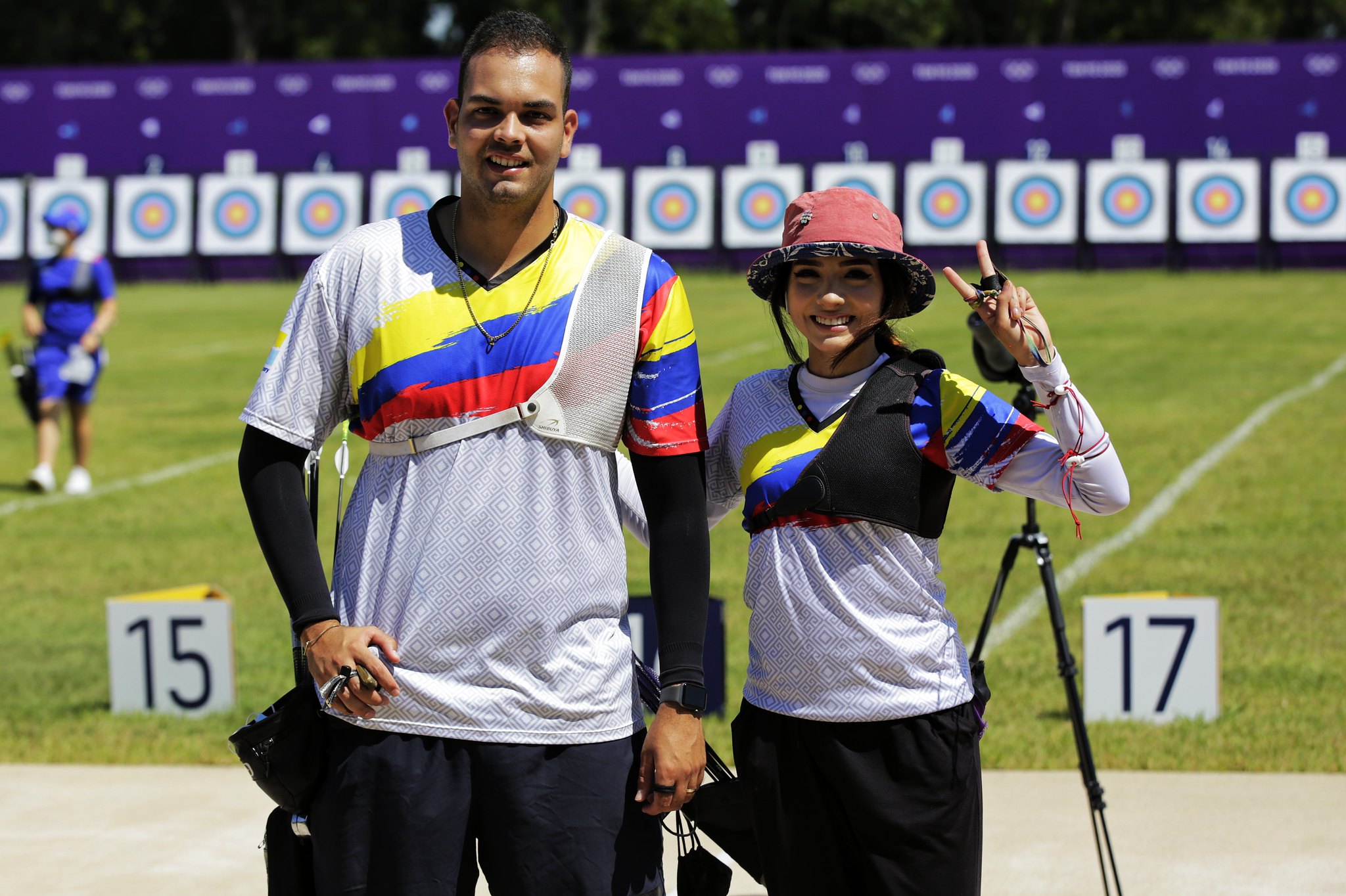 Pineda y Acosta harán dupla en tiro con arco mixto. 