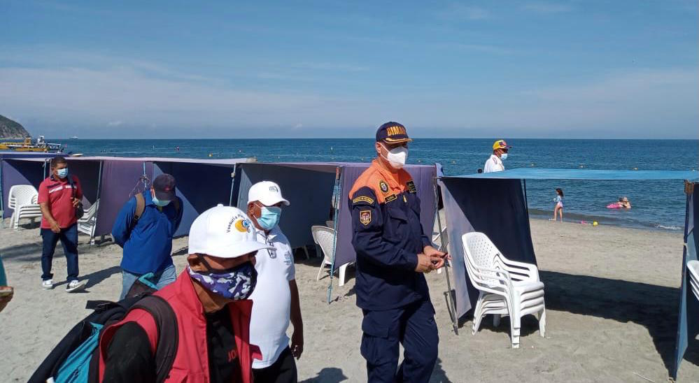 Vigilancia en las playas.