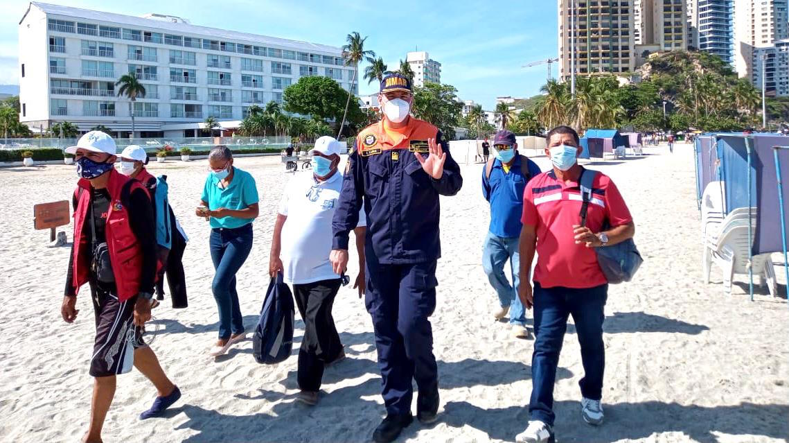 Acompañando a turistas y operadores.