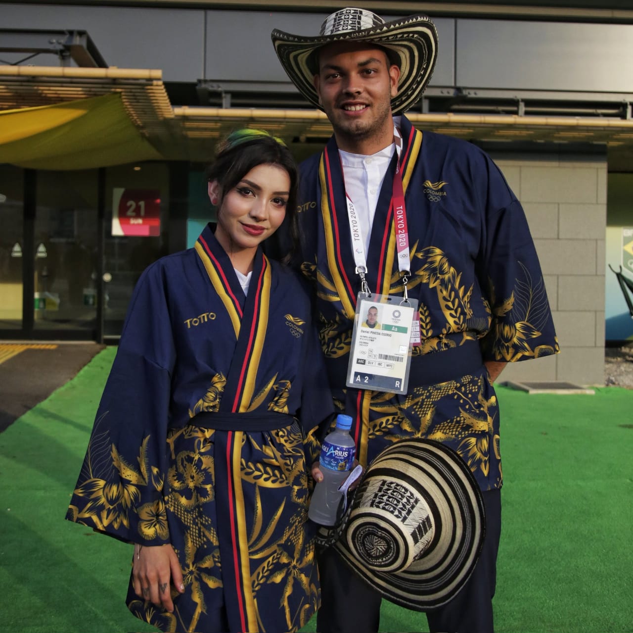 Los arqueros Valentina Acosta y Daniel Pineda.