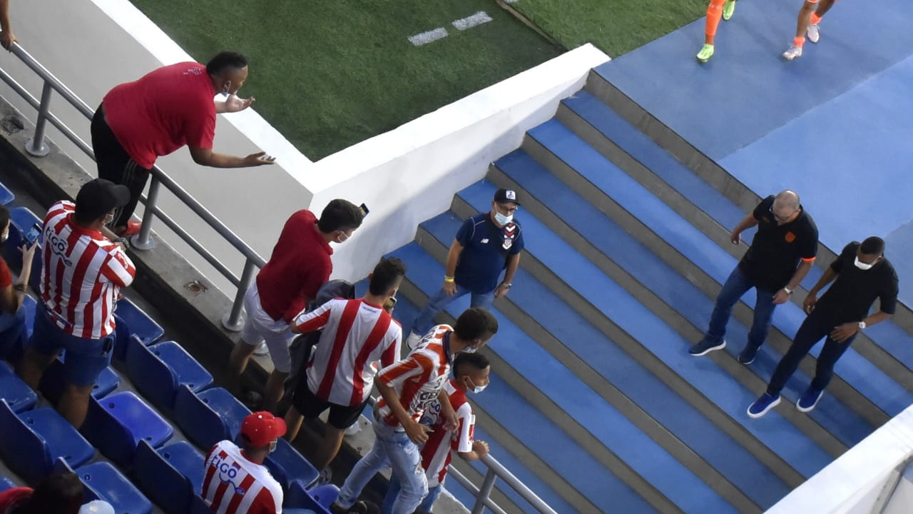 Público en ek estadio.