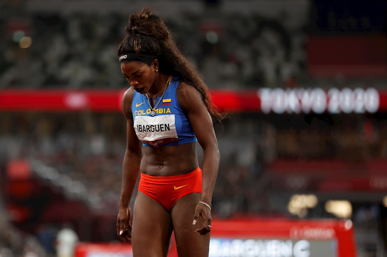 La colombiana Caterine Ibargüen durante la final femenina de triple salto durante los Juegos Olímpicos 2021.