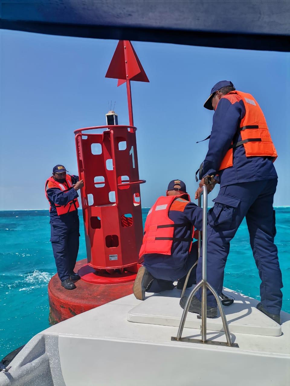 Dimar hace mantenimiento a faros y boyas de San Andrés y Providencia.