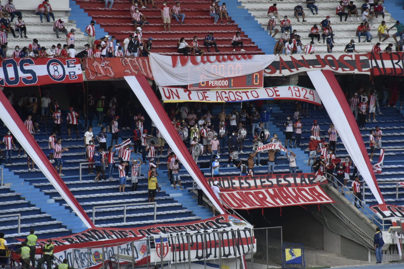 Aficionados en la celebración de los 97 años del Junior.