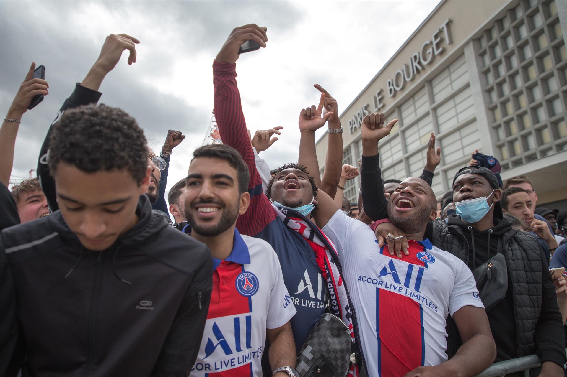Los hinchas del PSG solo esperan la fecha de la presentación oficial. 