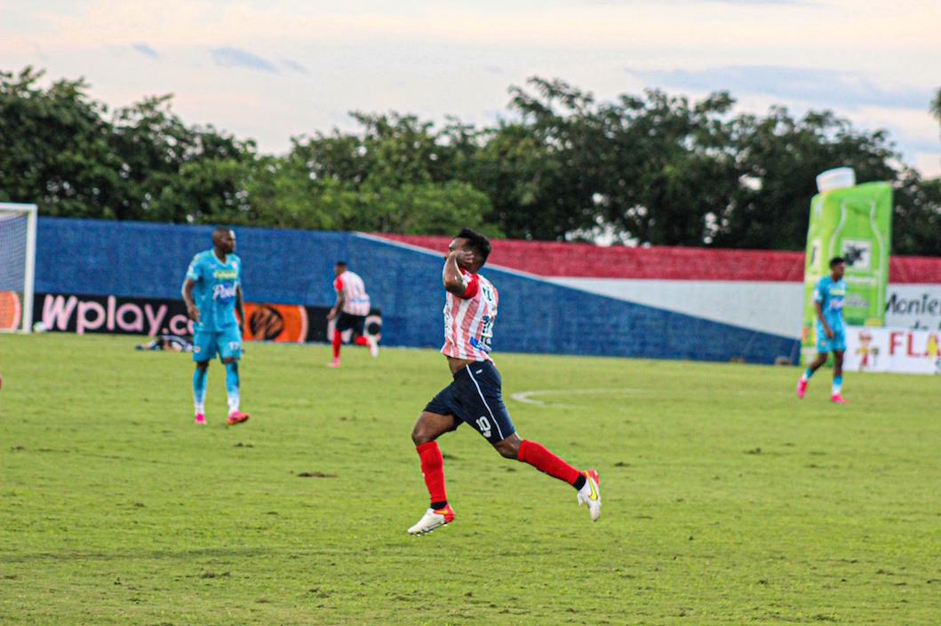La emocionante celebración del gol del empate de Luis 'Cariaco' González.