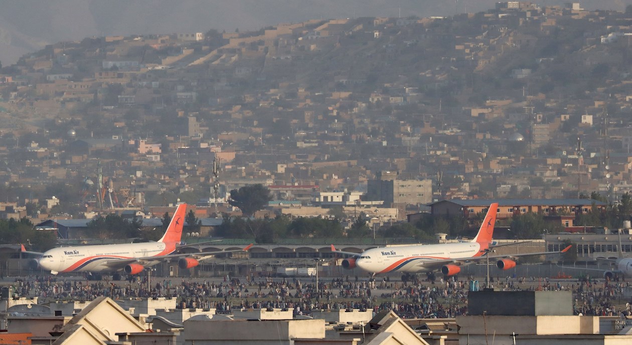 Una vista del aeropuerto internacional Hamid Karzai después de que los talibanes tomaran el control de Kabul, Afganistán.