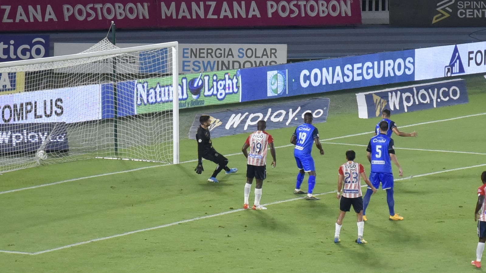 Remate de Freddy Hinestroza para el 4-2.