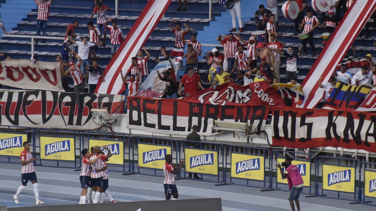 Celebración 'tiburona' con la tribuna.