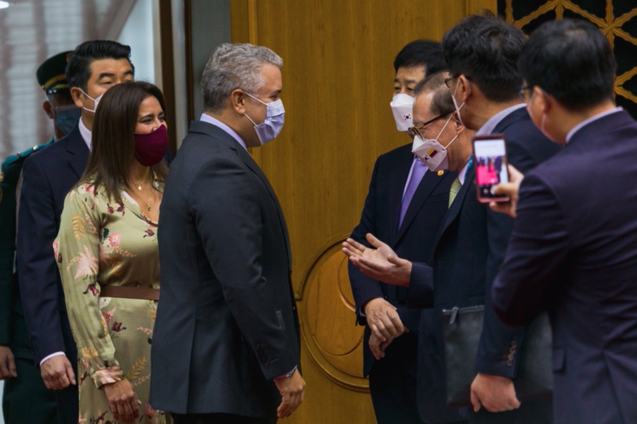 Duque en su primer día de visita a Corea del Sur.