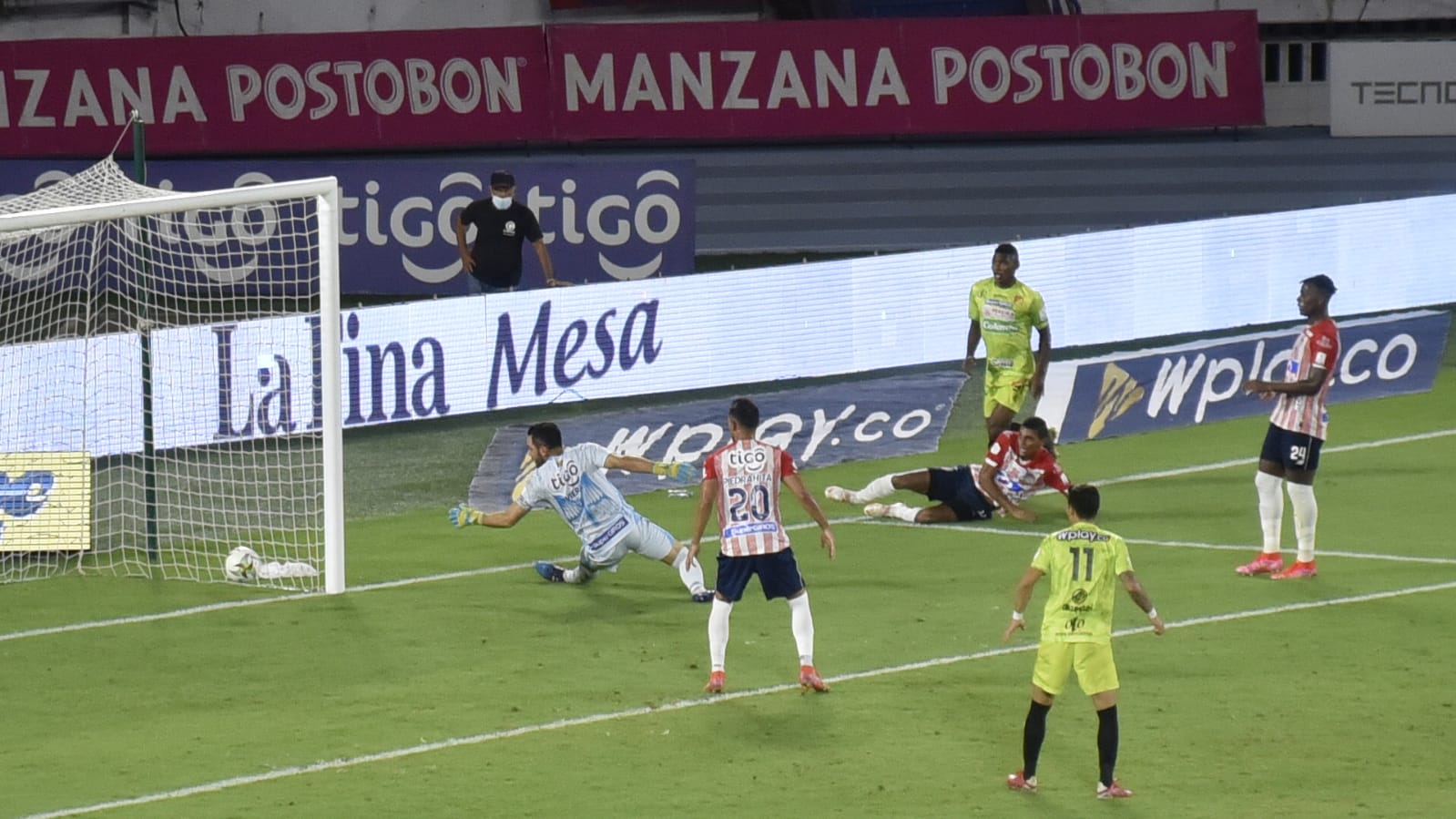 Con este autogol por poco Pereira se lleva el triunfo. 