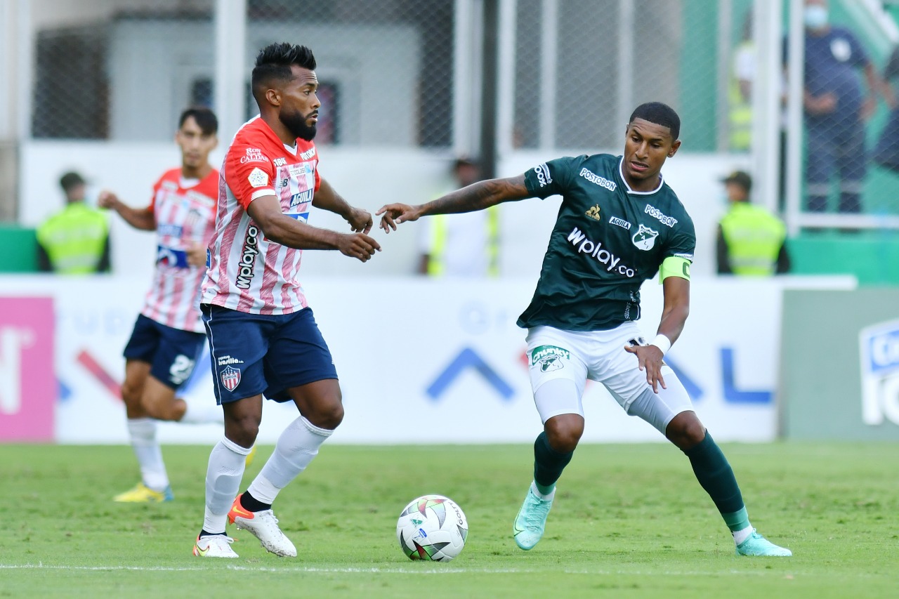 Luis 'Cariaco' González enfrentando la marca de Juan Camilo Angulo.