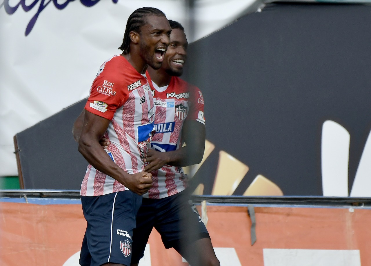 Didier Moreno celebrando el gol del empate 1-1.