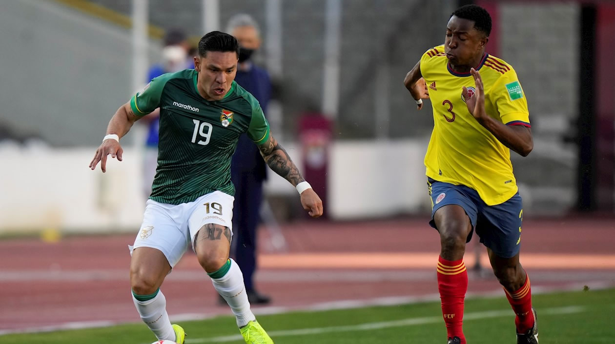 Carmelo Alcarañaz superando la marca de Óscar Murillo.