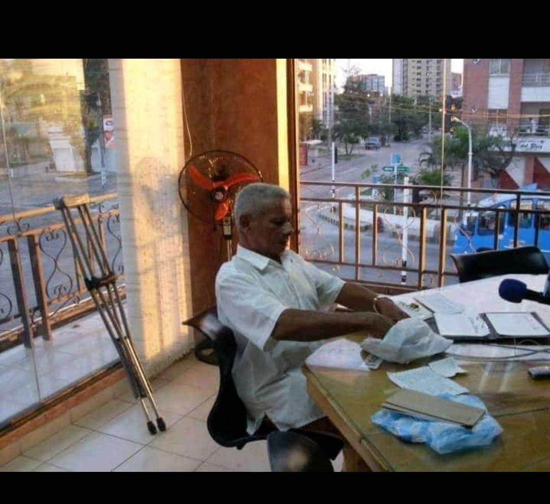 El locutor Ricardo Caballero y Galvis.