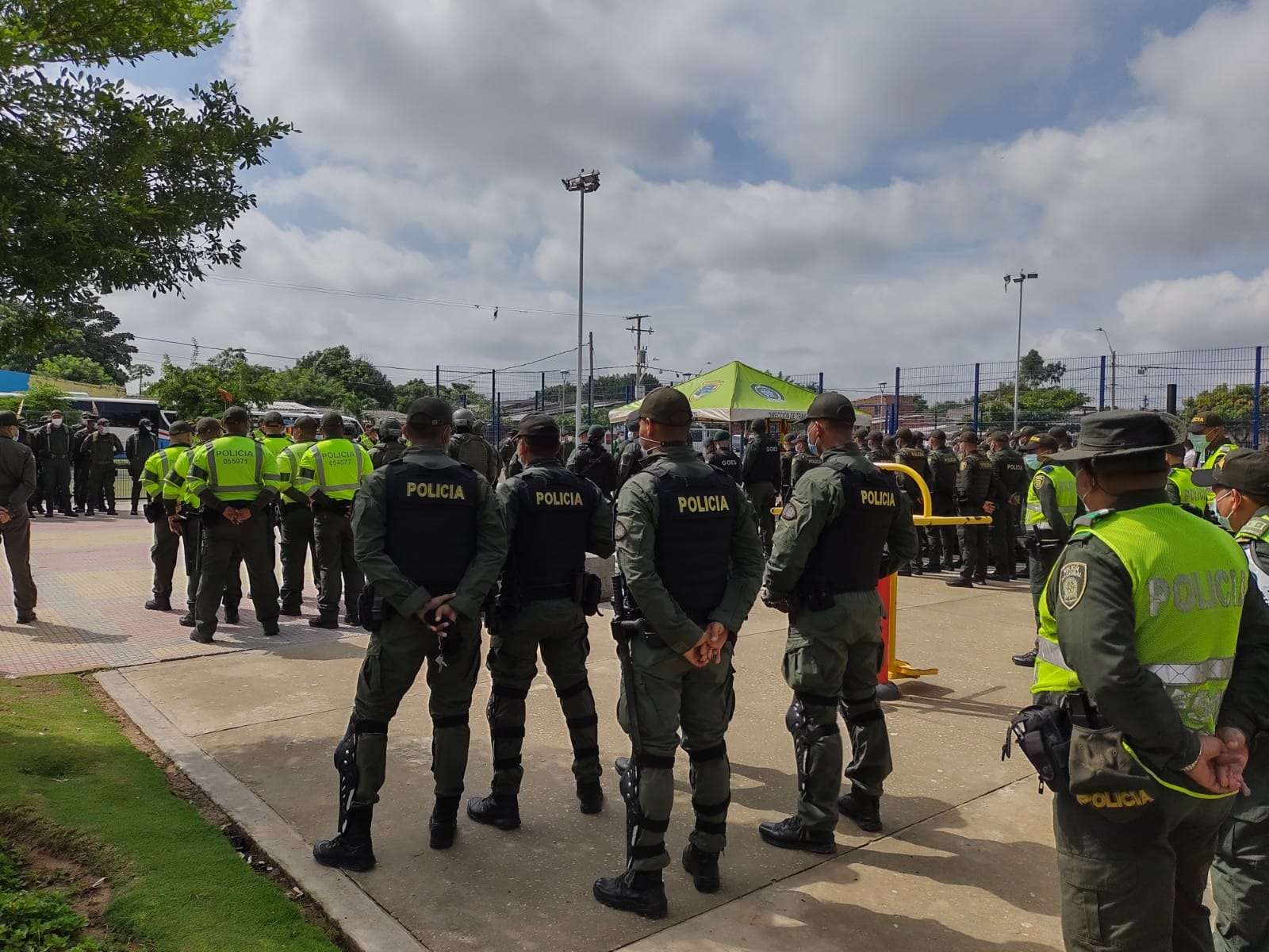 Los uniformados que llegaron.