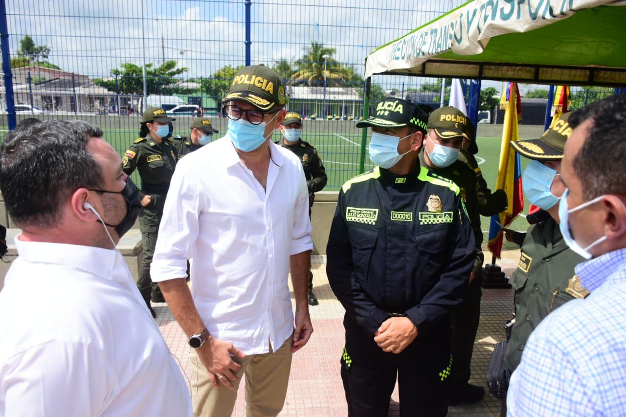 El secretario del Interior del Atlántico, Yesid Turbay; el gobernador (e) Raúl Lacouture y el director de la Regional 8 de la Policía, Mayor General, Julio César González Bedoya. 