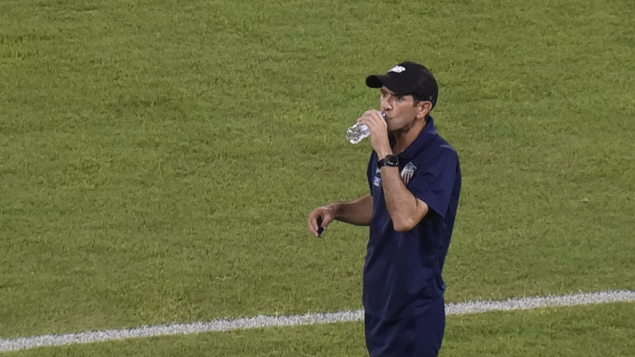Arturo Reyes, DT del Junior.