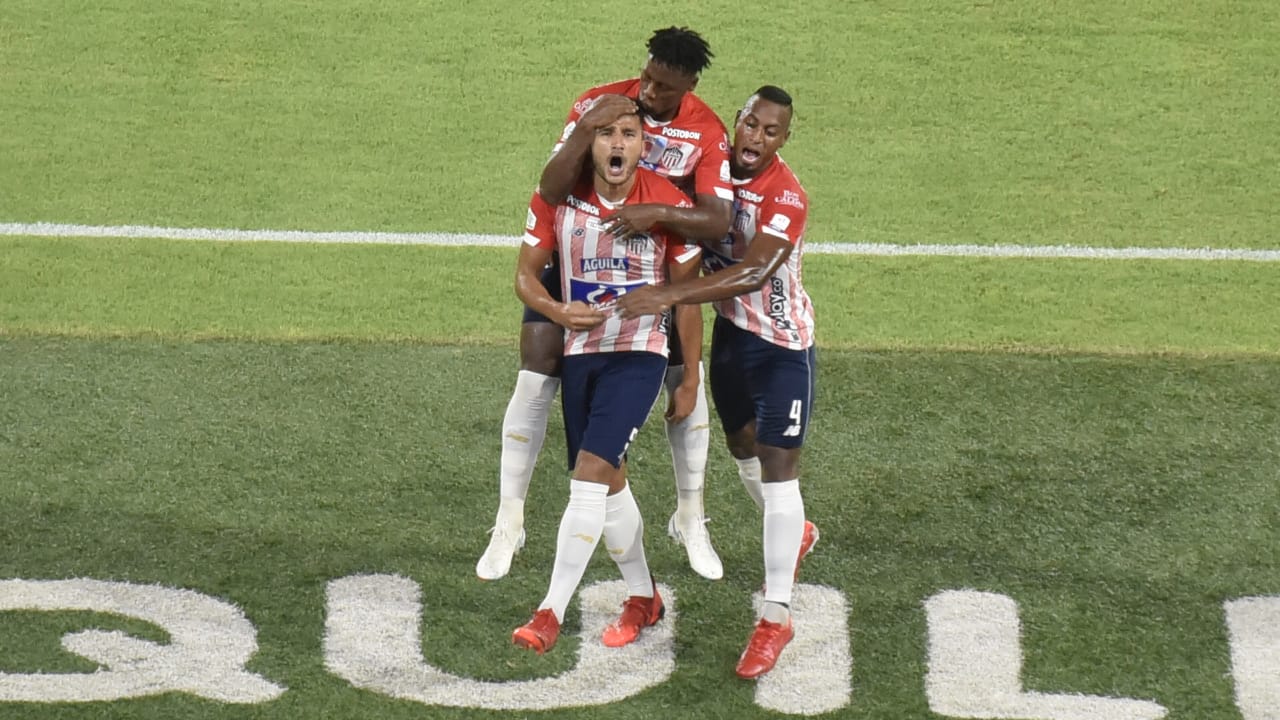 Festejo rojiblanco del 1-0.