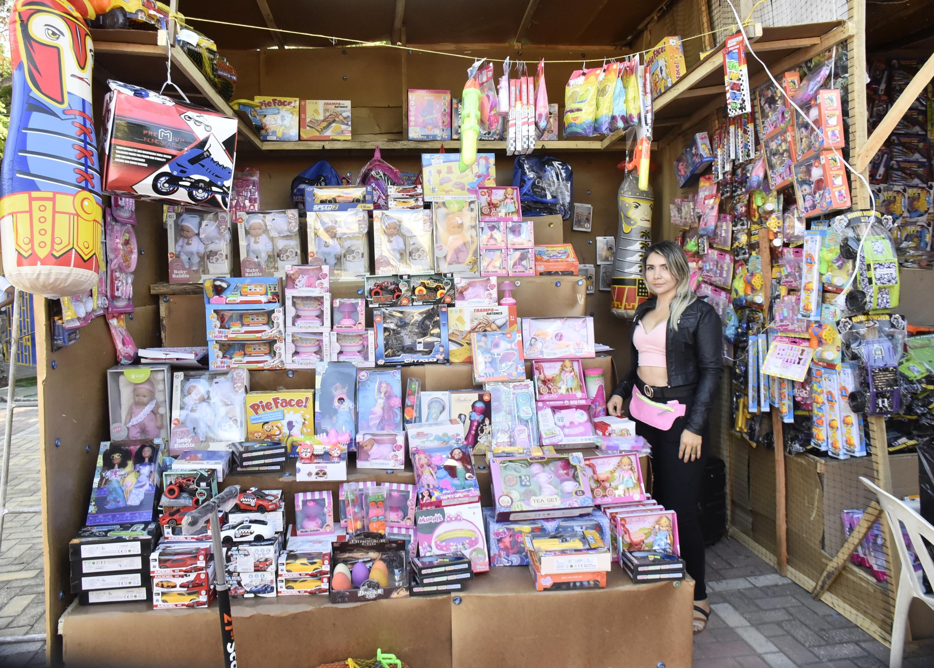 Juguetes exhibidos en la feria.