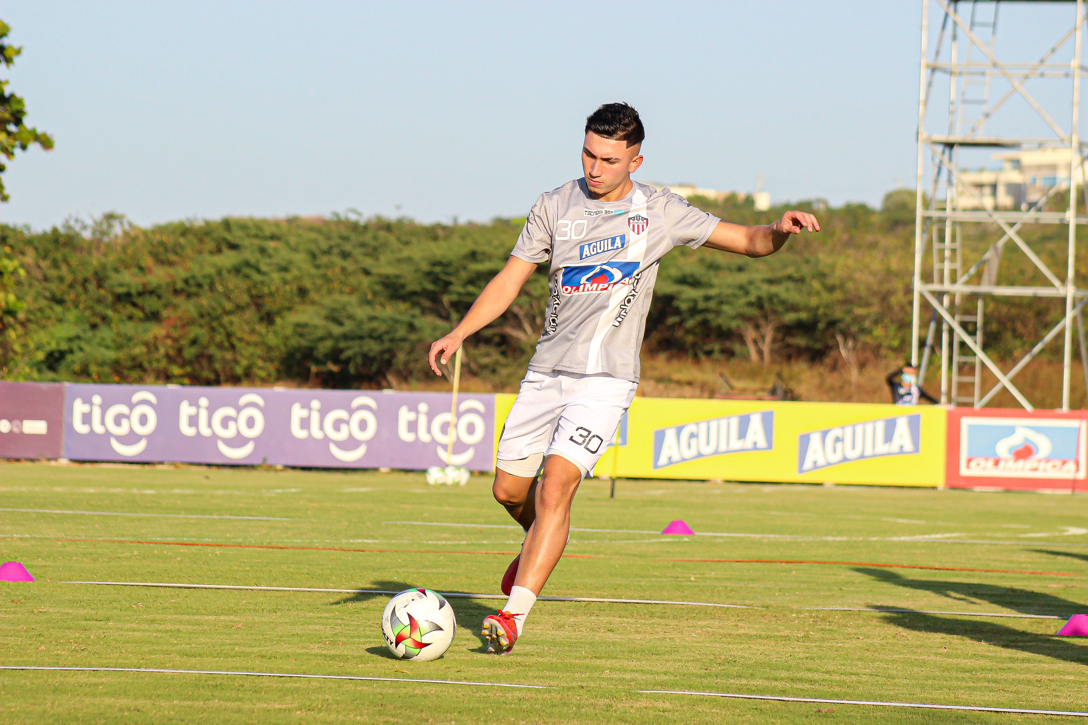 Fabián Ángel, volante de marca. 