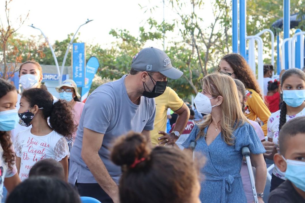 La Gobernadora Elsa Noguera y el Alcalde José Fernando Vargas durante la inauguración.