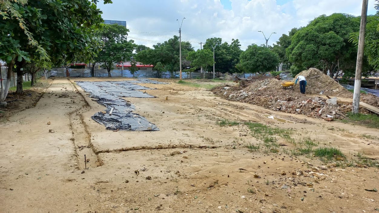 Obras en el parque Insar, frente al estadio Metropolitano.