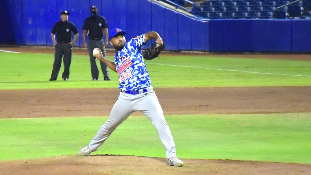 Elkin Alcalá, pitcher de Caimanes.