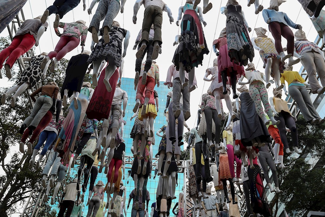  Vista de la instalación Renasciniento, del artista brasileño Siron Franco, creada en honor a las víctimas de la pandemia y profesionales de la salud en Sao Paulo.