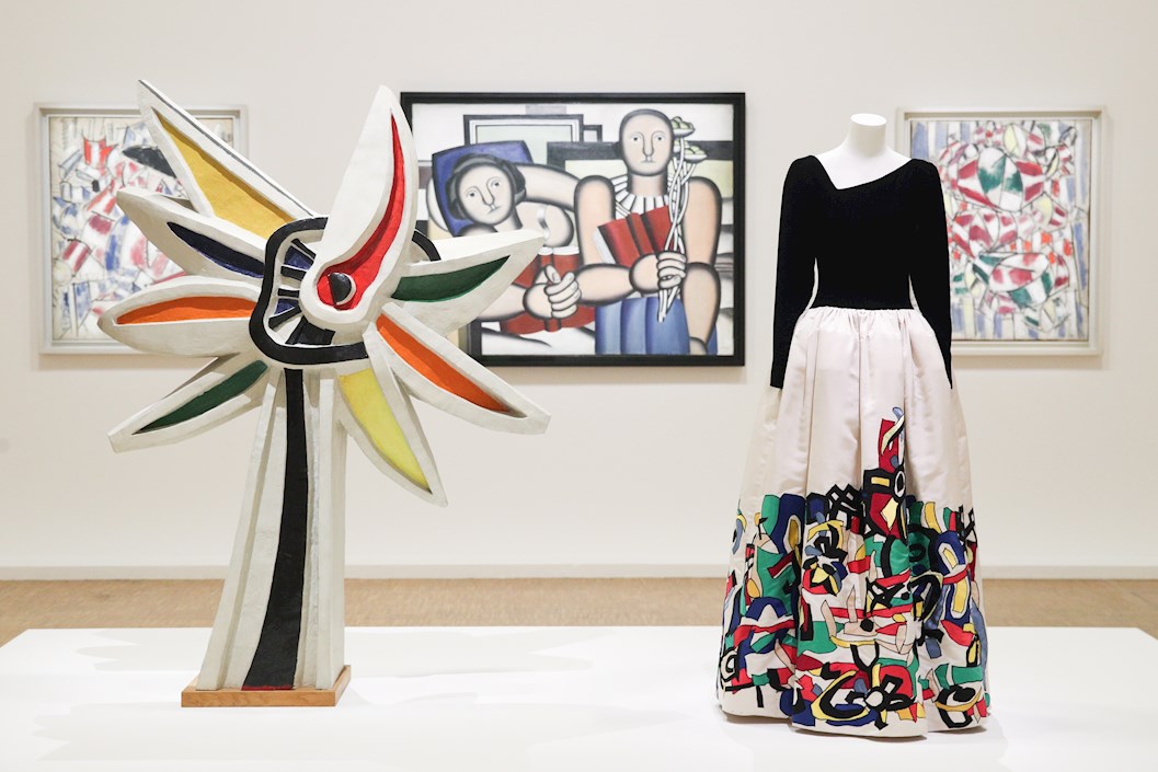 Vestido del diseñador francés Yves Saint Laurent en homenaje a Fernand Leger.