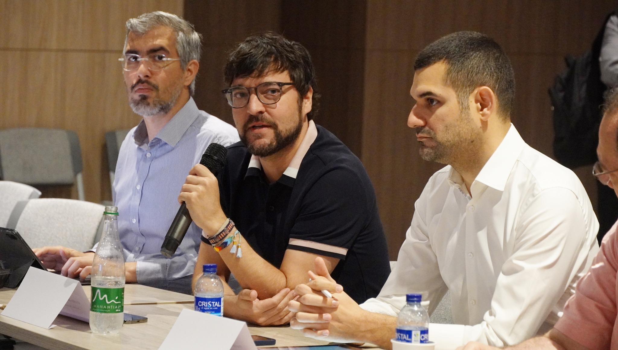 Reunión del Alcalde con gremios y políticos.