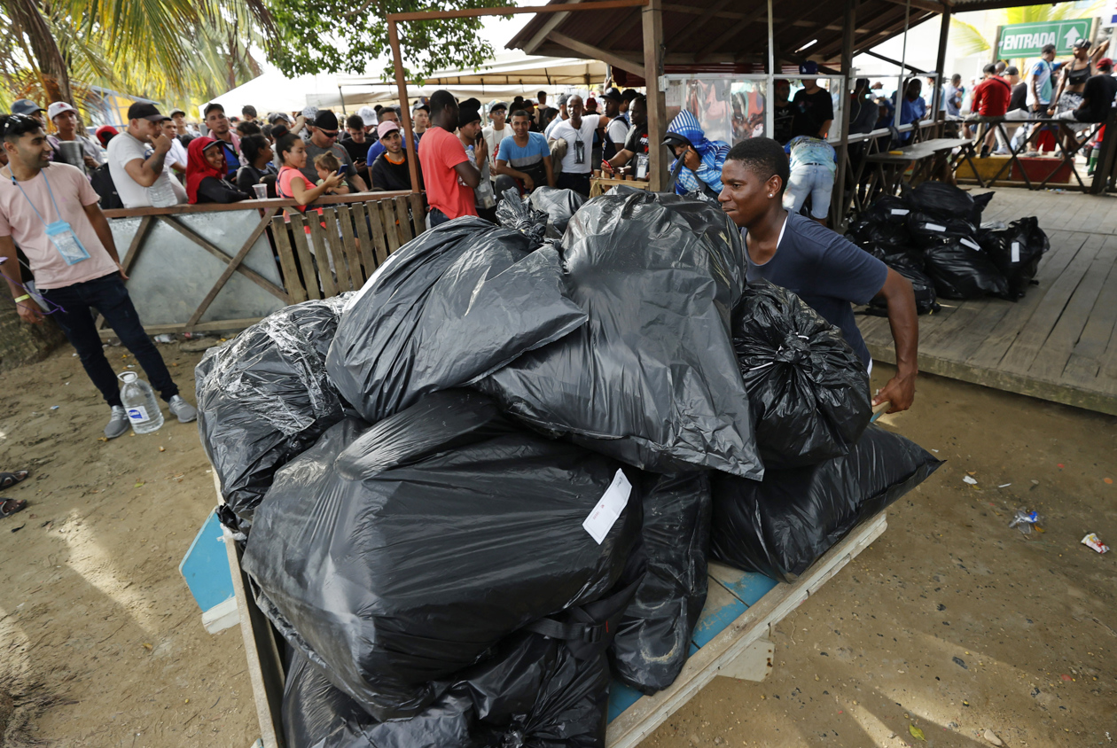 Migrantes en el Darién.