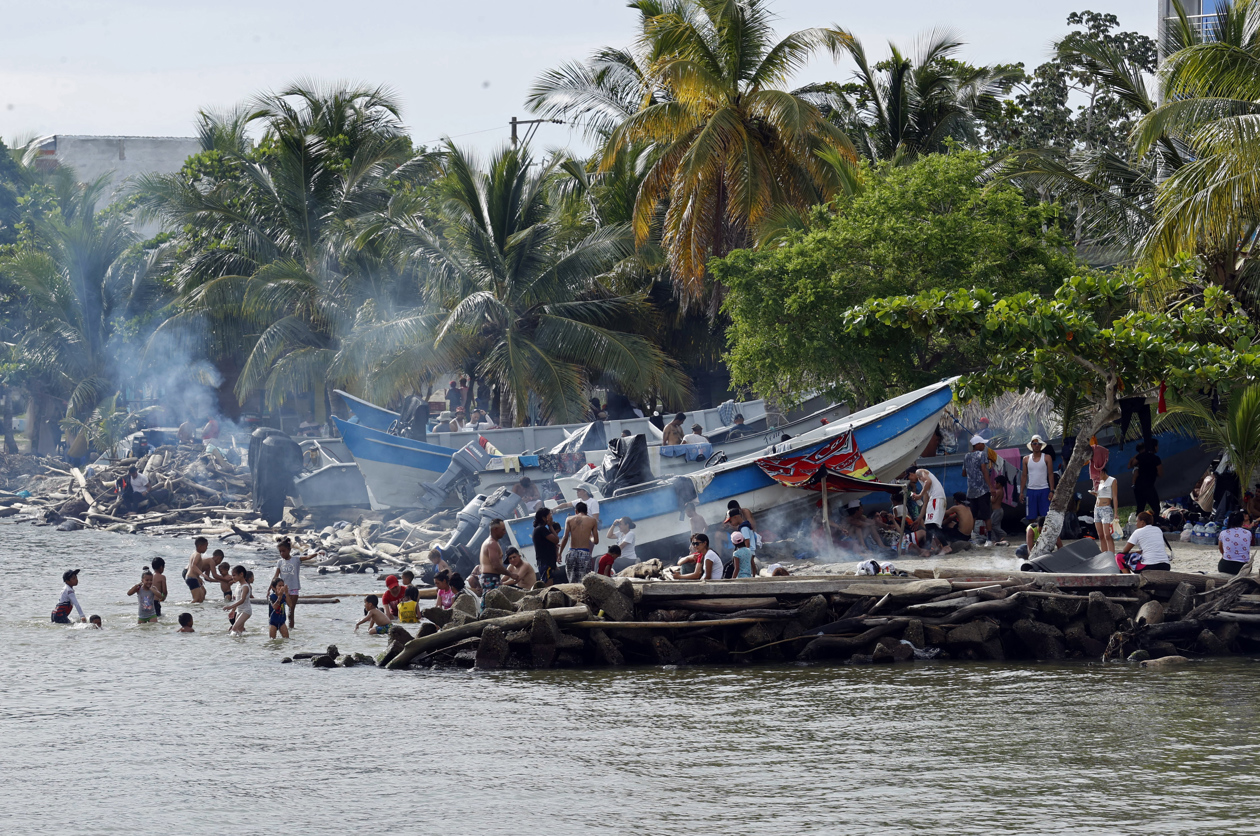 Migrantes en el Darién.