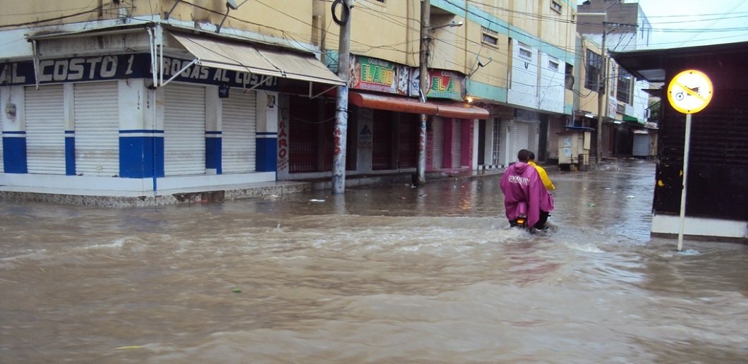 Desbordamientos en La Guajira tras el paso de la onda tropical.