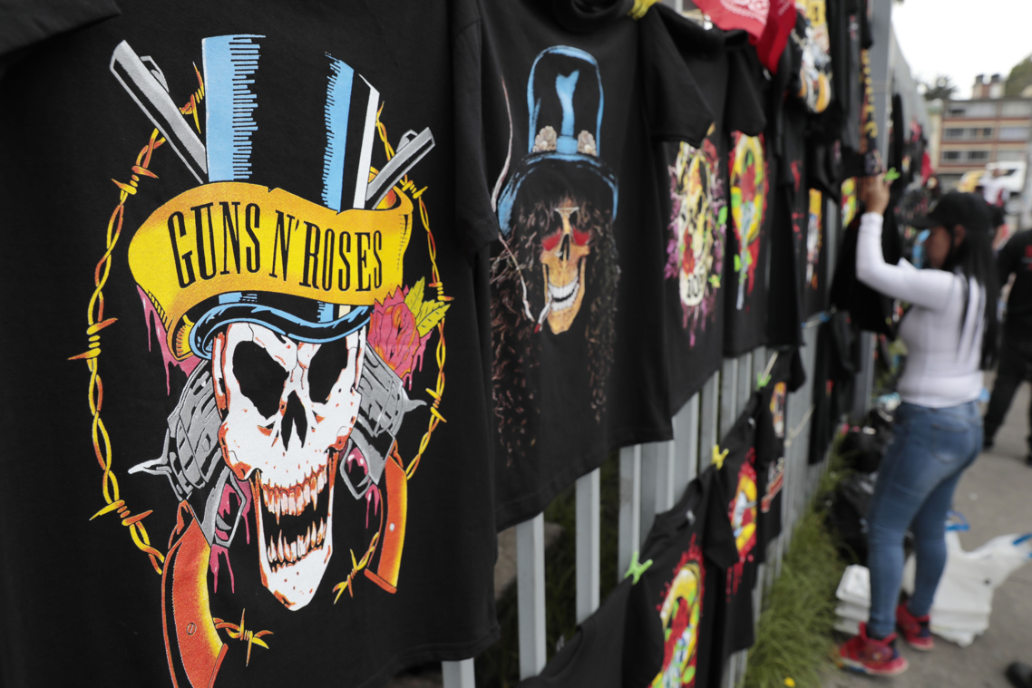 Seguidores de la banda Guns N' Roses.
