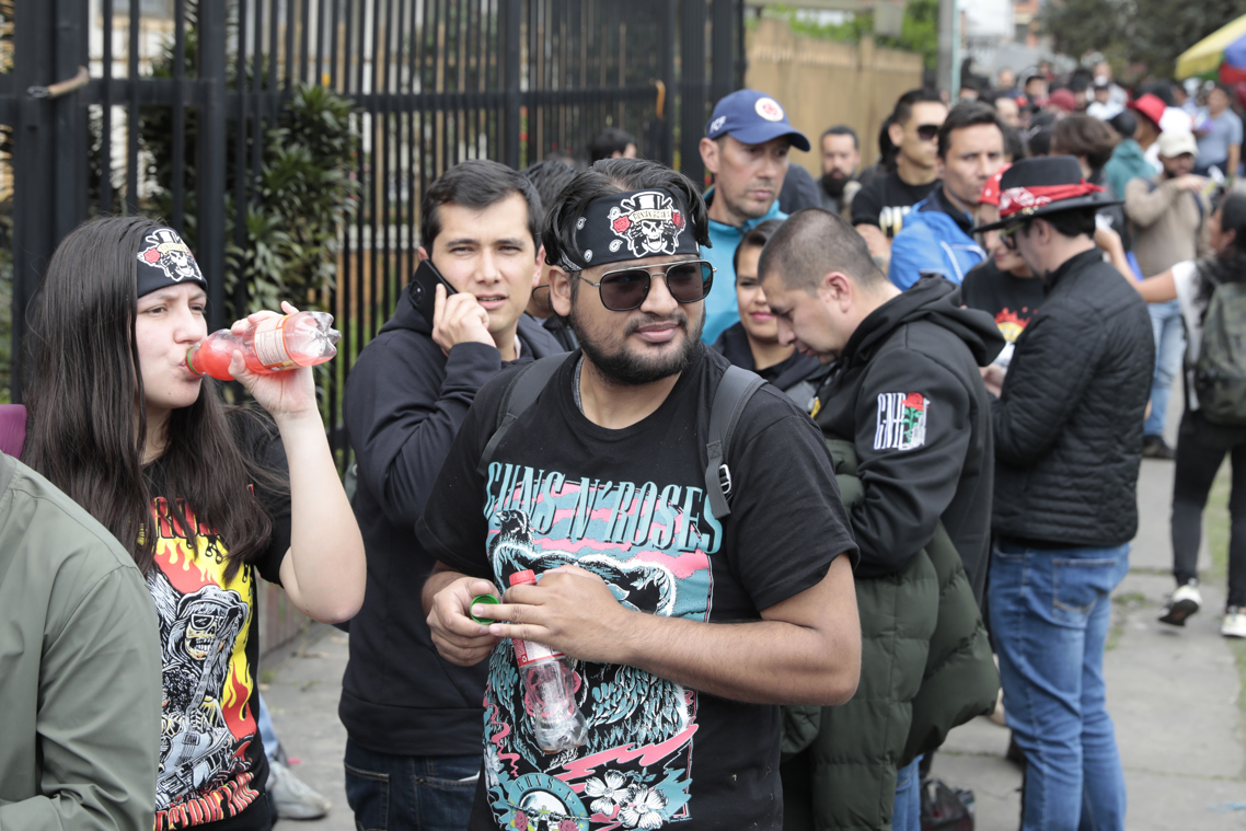 Seguidores de la banda Guns N' Roses.